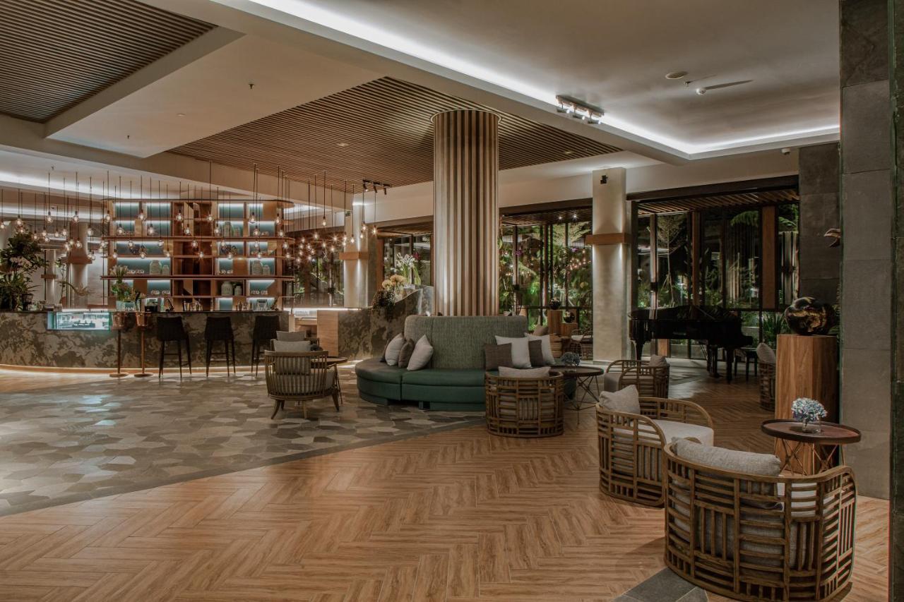 The Botanica Sanctuary Hotell Puncak Exteriör bild The lobby of the hotel