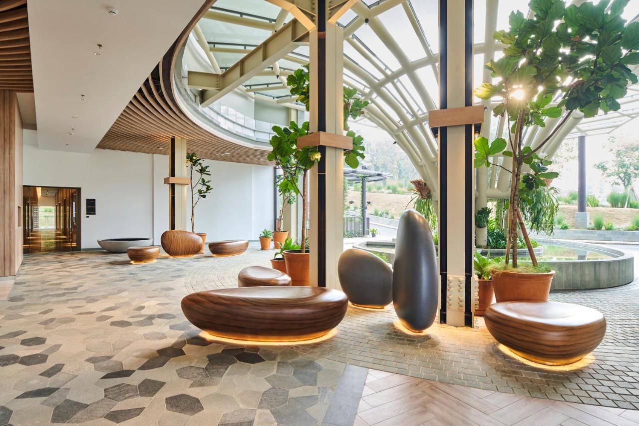 The Botanica Sanctuary Hotell Puncak Exteriör bild The lobby of the hotel