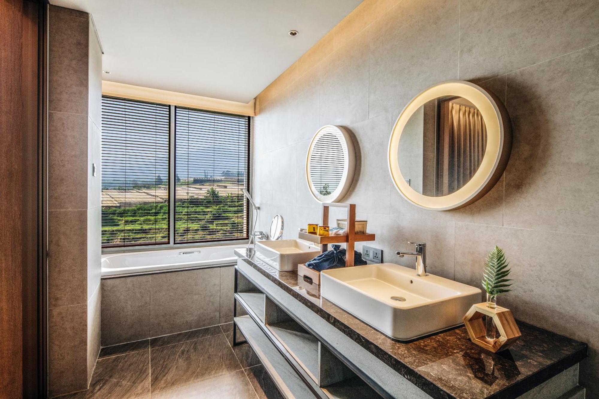 The Botanica Sanctuary Hotell Puncak Rum bild Bathroom